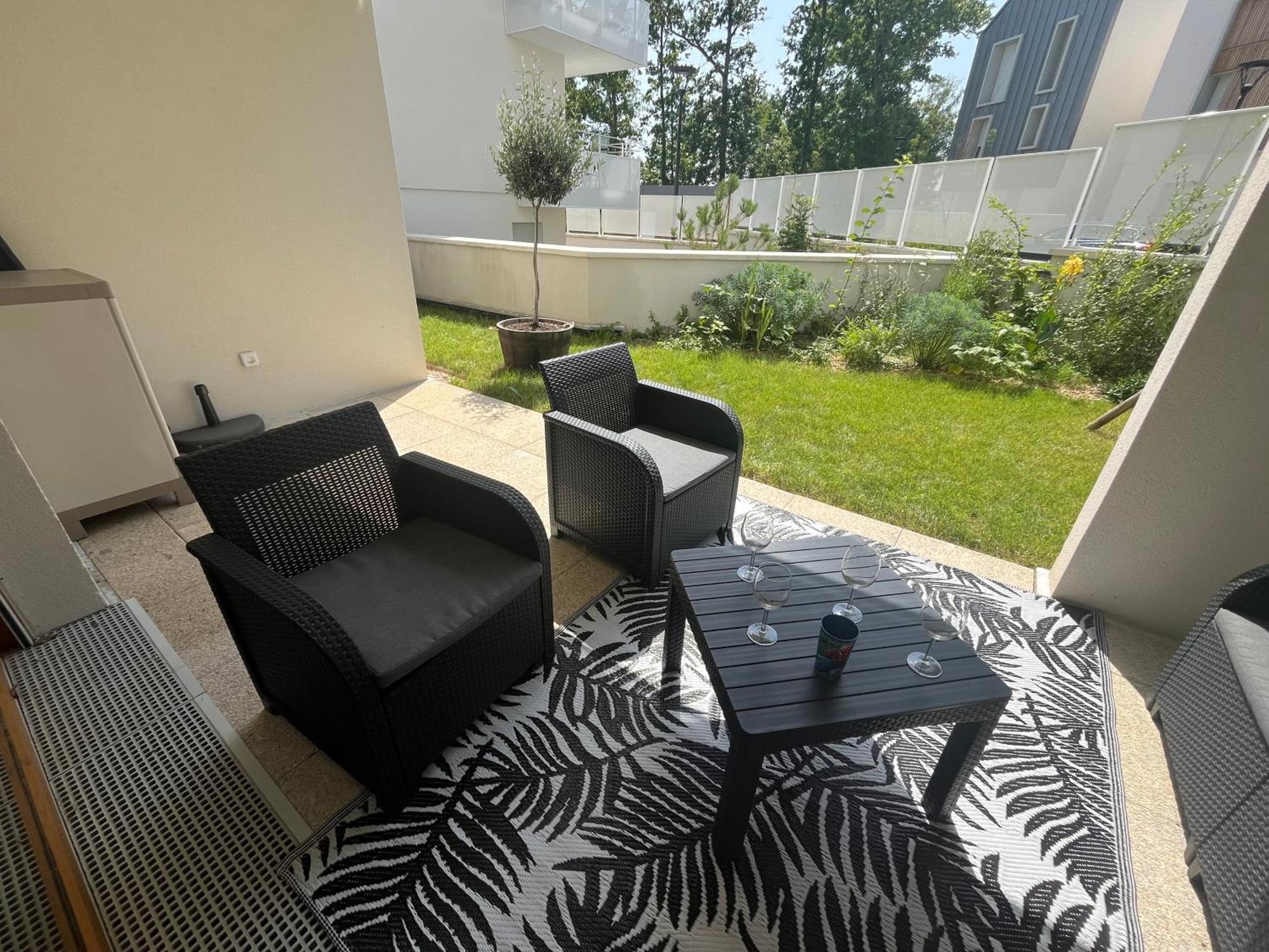 Cosygreen77 Modern Apartment With Garden And Parking Маньи-ле-Онгр Экстерьер фото