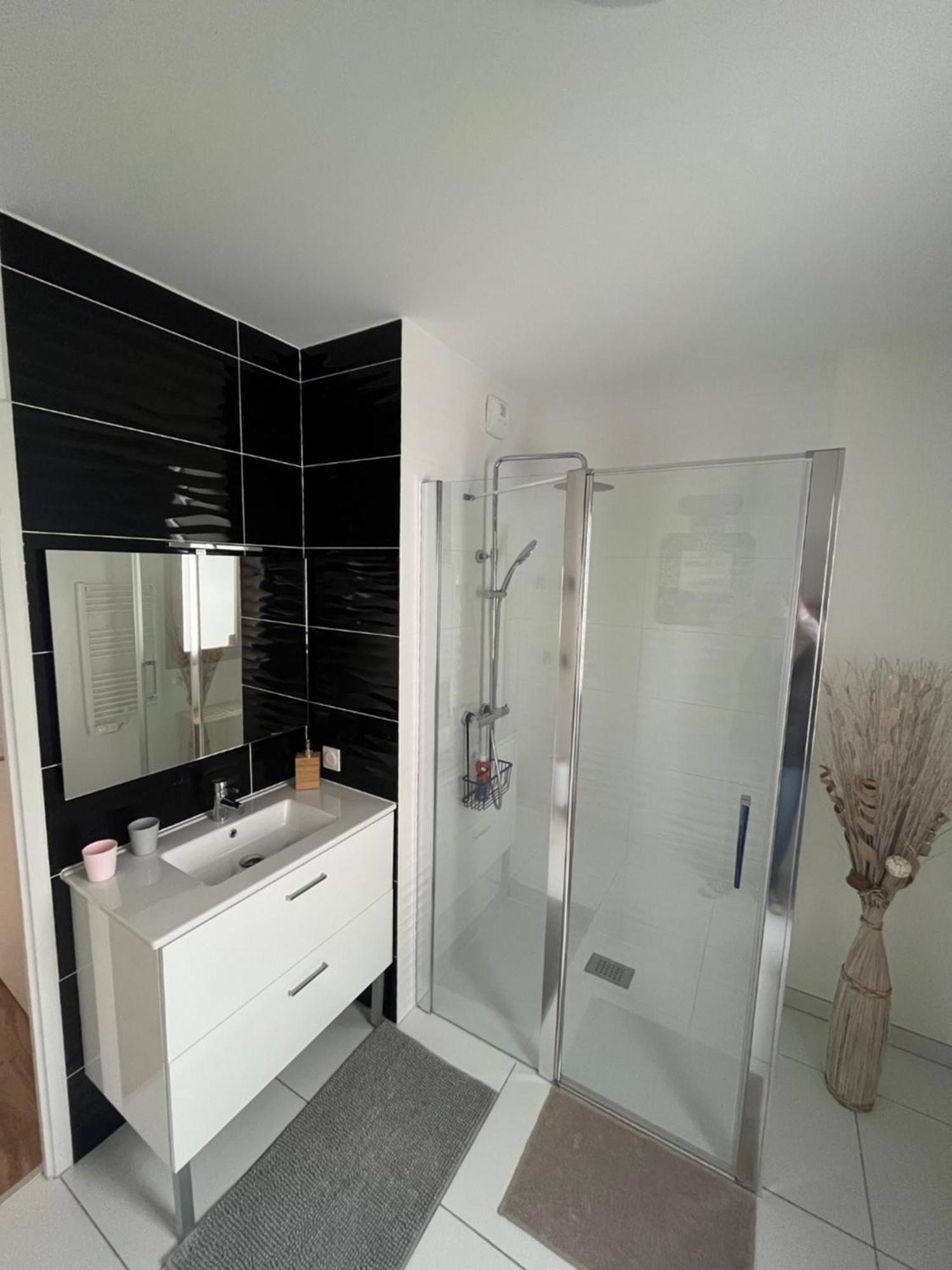 Cosygreen77 Modern Apartment With Garden And Parking Маньи-ле-Онгр Экстерьер фото